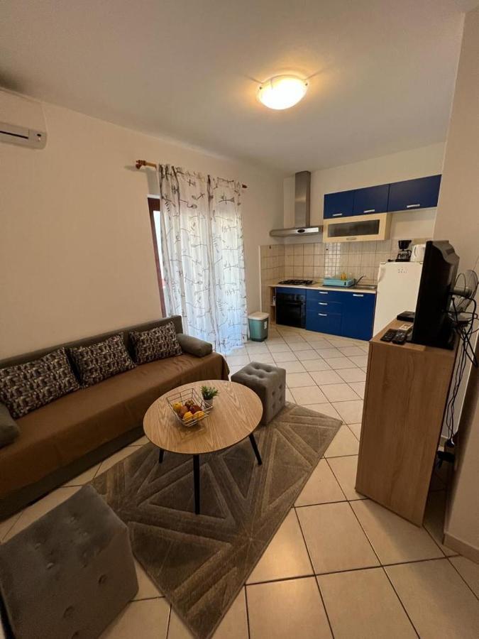 Guest House Karevic Хвар Экстерьер фото