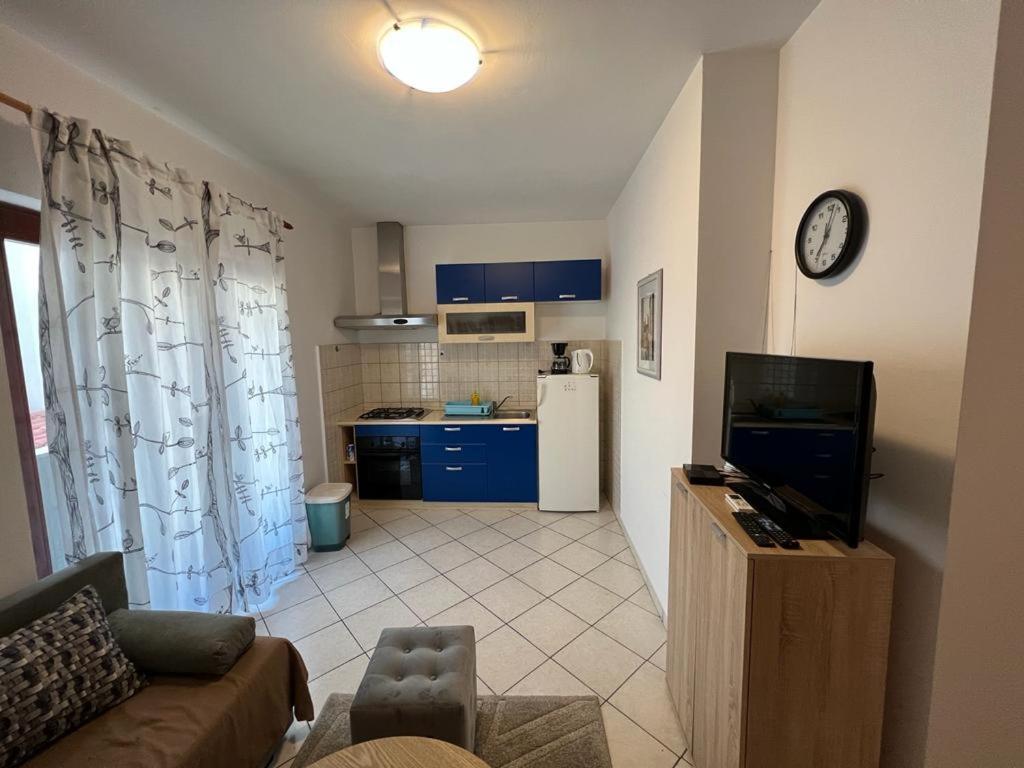 Guest House Karevic Хвар Экстерьер фото