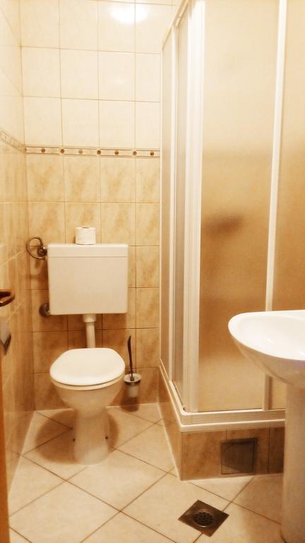 Guest House Karevic Хвар Экстерьер фото