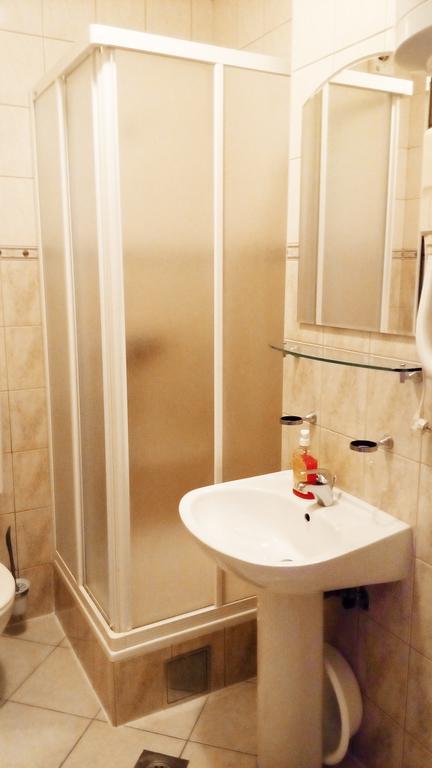 Guest House Karevic Хвар Экстерьер фото